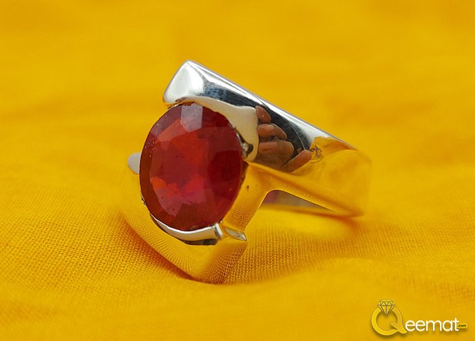 Beautiful Design Pure 925 Silver Ring With Garnet Stone