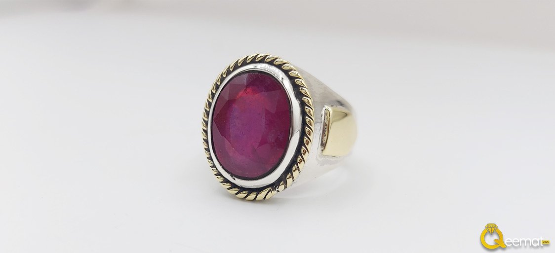Smart Looking Garnet Silver Ring