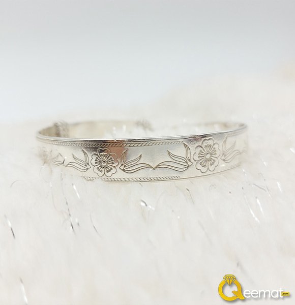 Simple Silver Bracelet For Girls Floral Design