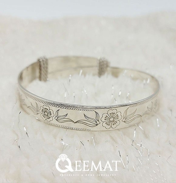 beautiful-floral-design-bracelet-for-girls